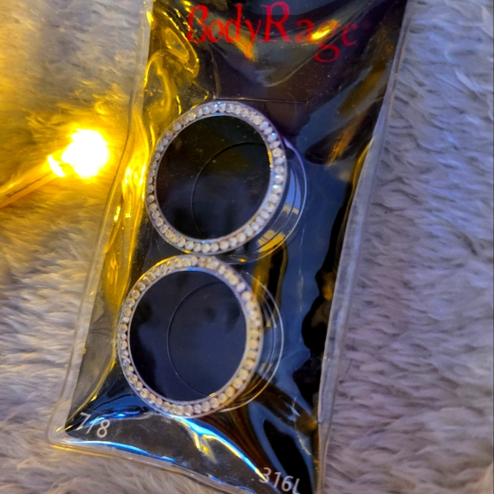 BodyRage NWOT 316L Flare Diamond Tunnels, 7/8